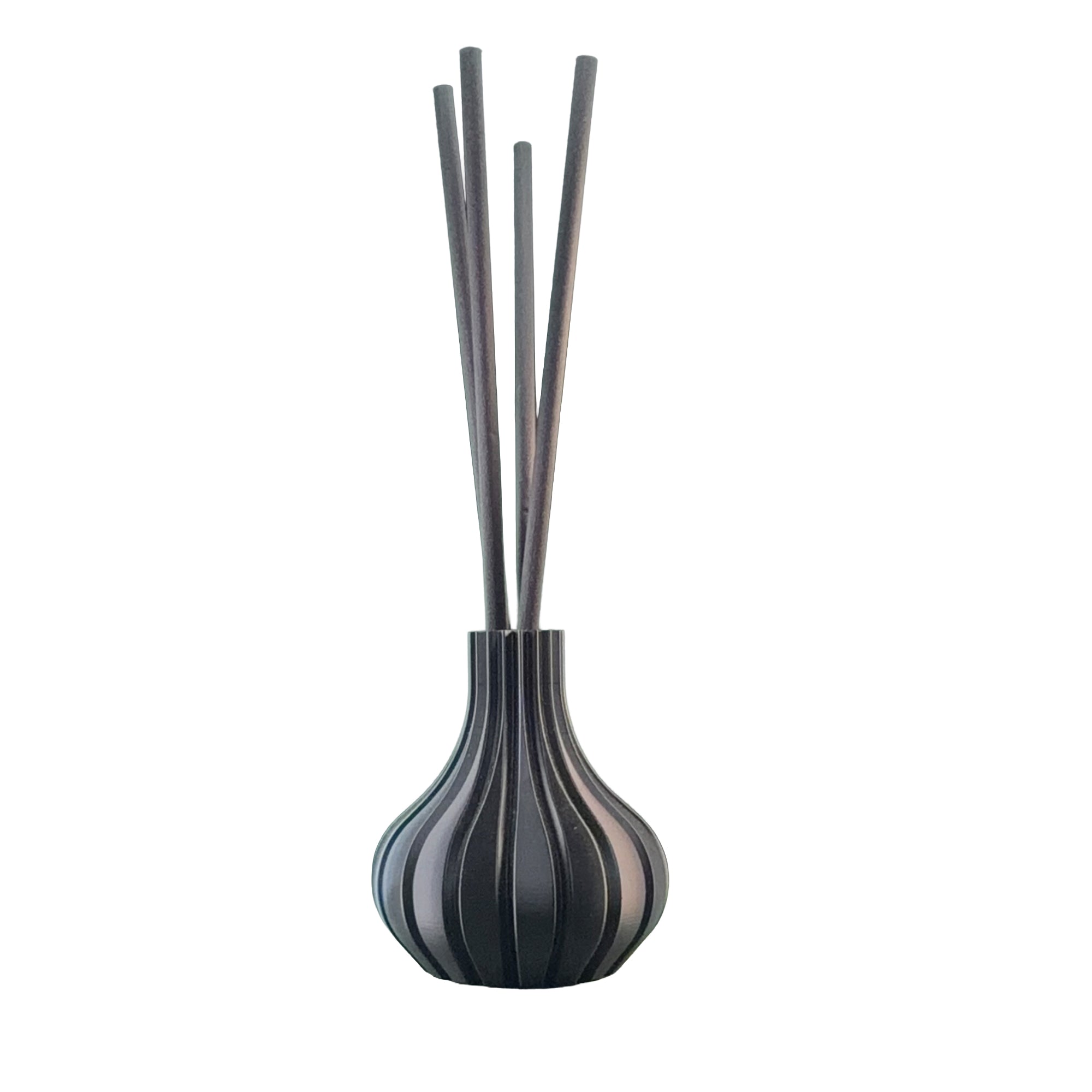 Le Grand Diffuseur vessel styled in a room setting